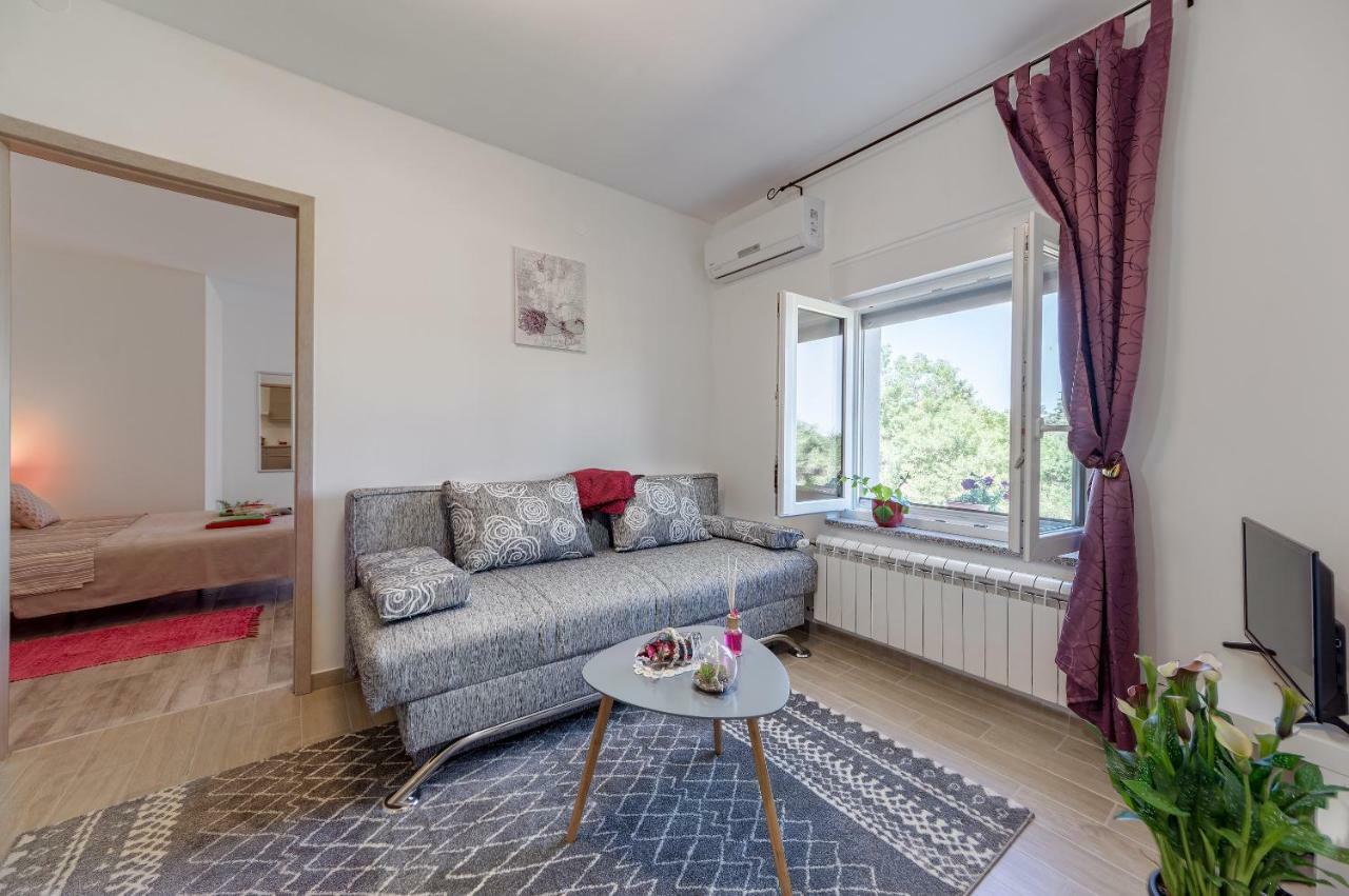 Apartment Lavander 02 Пула Экстерьер фото